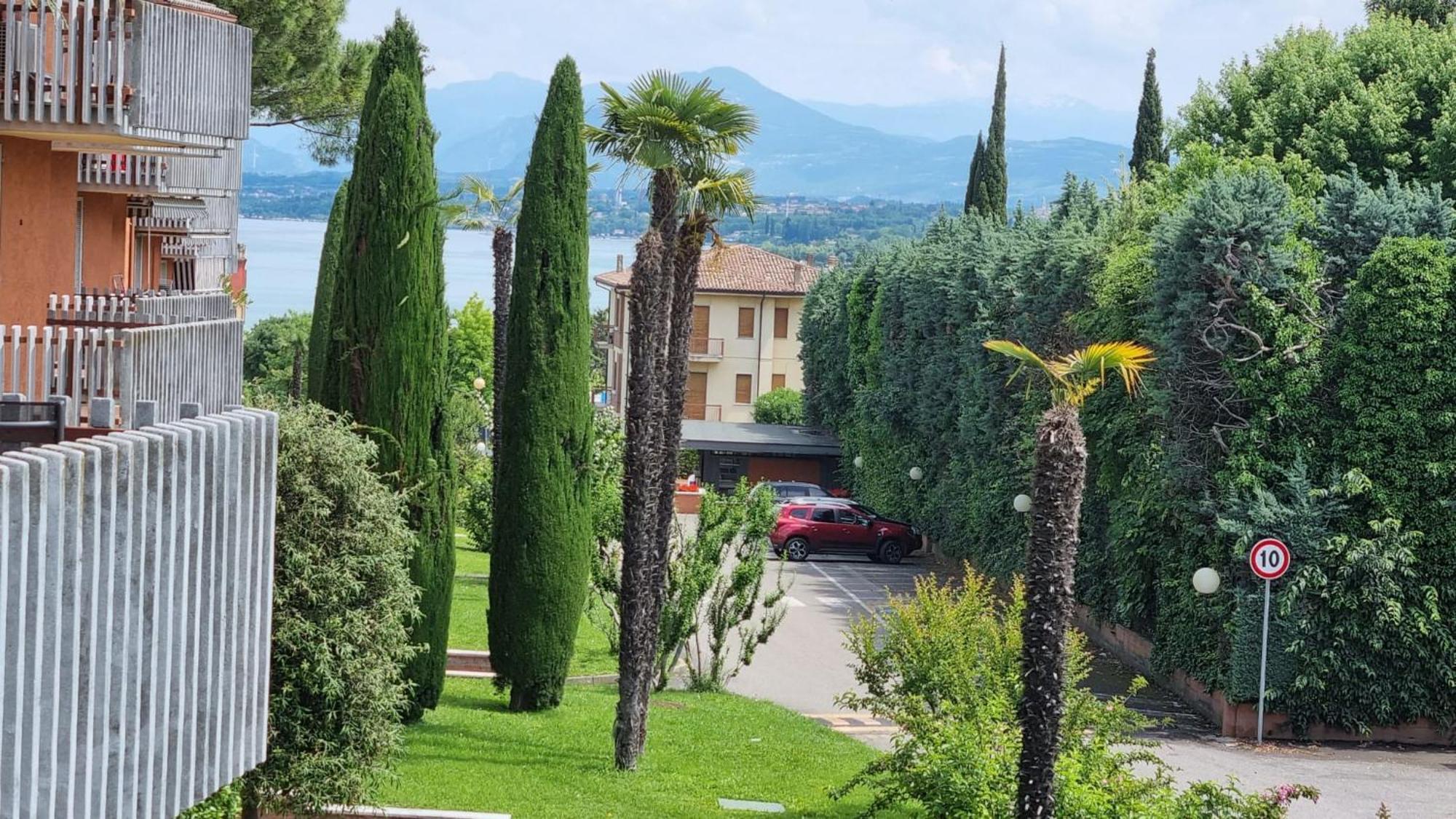 Appartamento Peschiera Песк'єра-дель-Гарда Екстер'єр фото