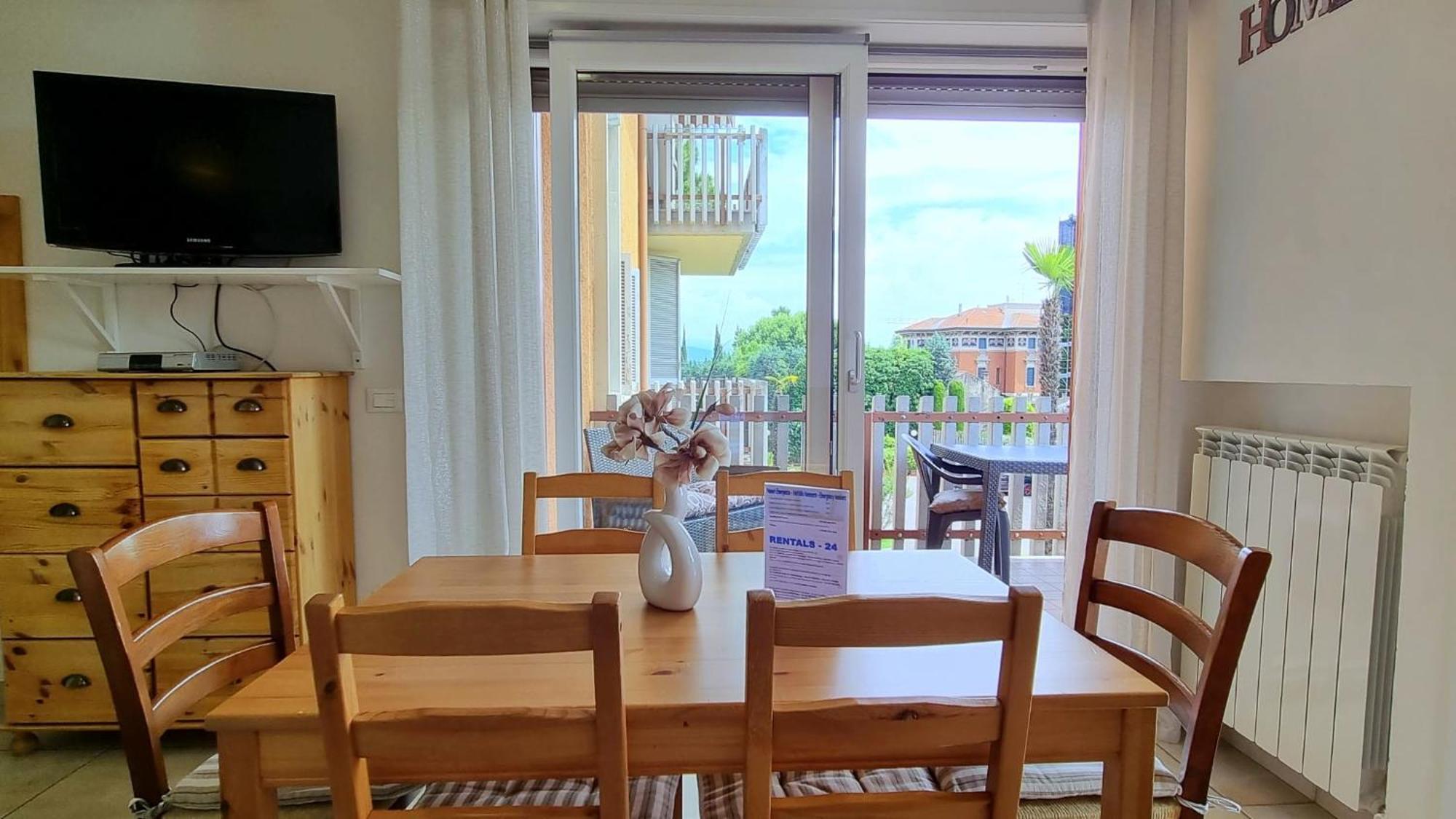 Appartamento Peschiera Песк'єра-дель-Гарда Екстер'єр фото