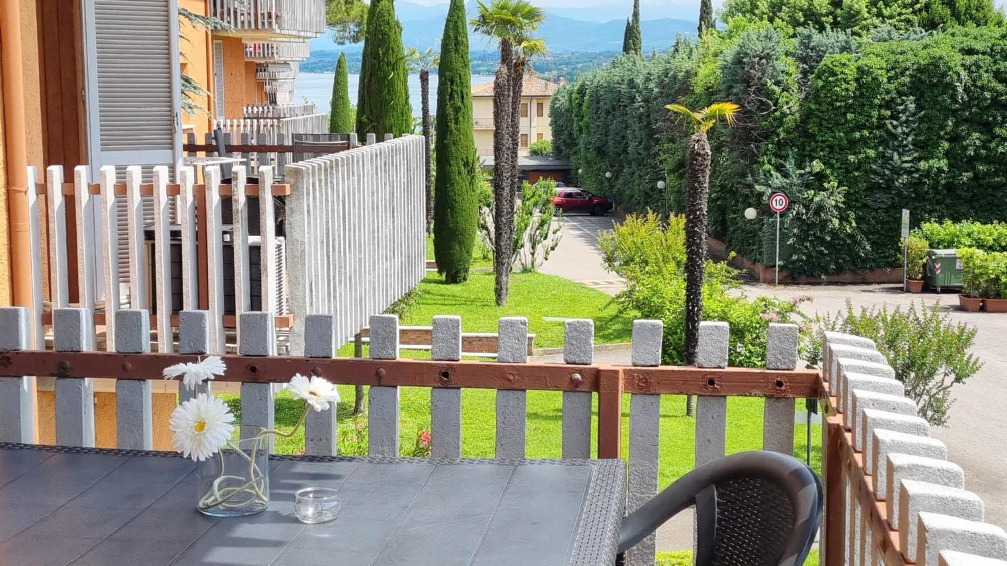 Appartamento Peschiera Песк'єра-дель-Гарда Екстер'єр фото